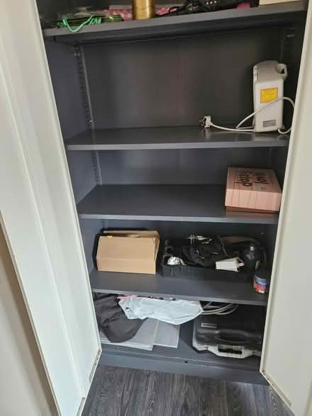 Photo of Metal lockable filing cabinet (Sandwell DY4) #2