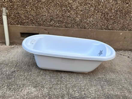 Photo of free Baby bath (Worcester Park KT4) #1