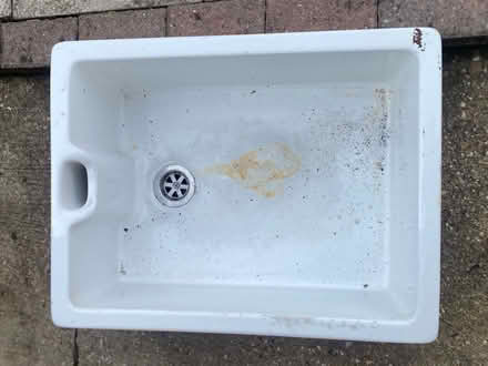 Photo of free Belfast sink (South Wigston LE18) #1