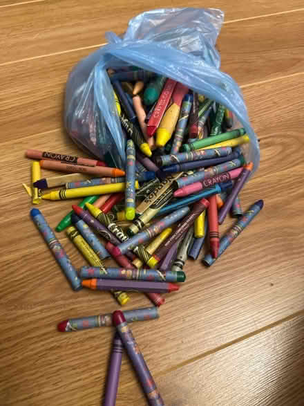 Photo of free Crayons (IG3 ilford) #1