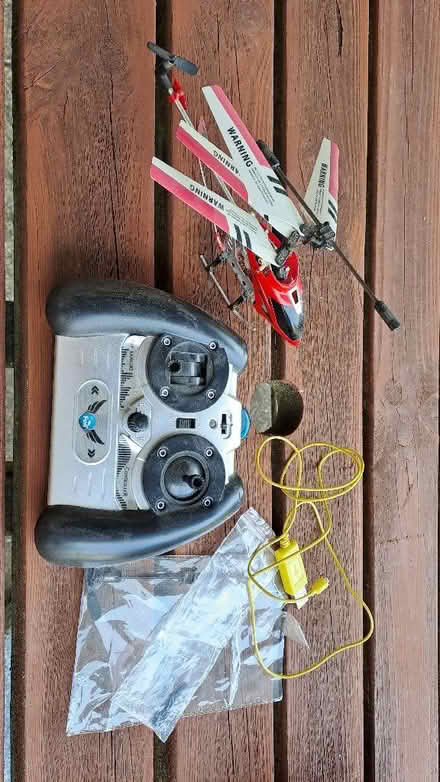 Photo of free Mini remote control helicopter (for spares) (Winkfield Row RG42) #1