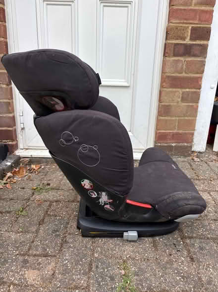 Photo of free Maxi Cosi car seat (South Croydon CR2) #3