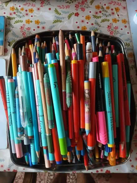 Photo of free Box of pencils, felt tips etc (S88qh) #2