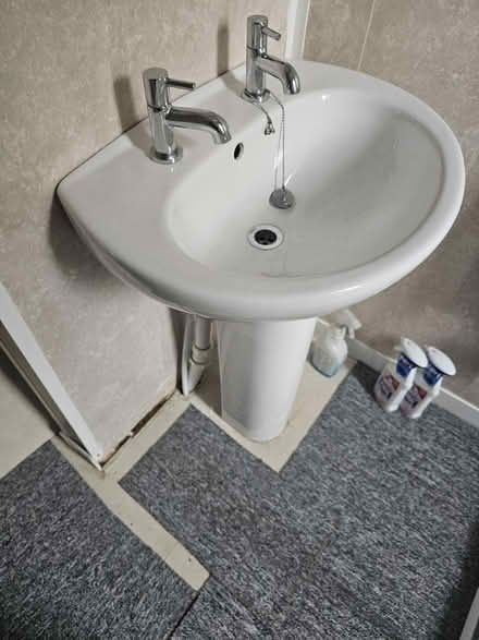 Photo of free Sink/Pedestal and Taps (Deckham NE9) #1
