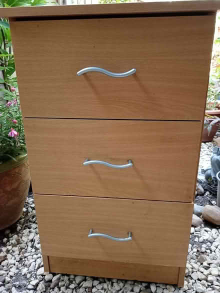 Photo of free Small drawer unit (Shelton Lock,) #1