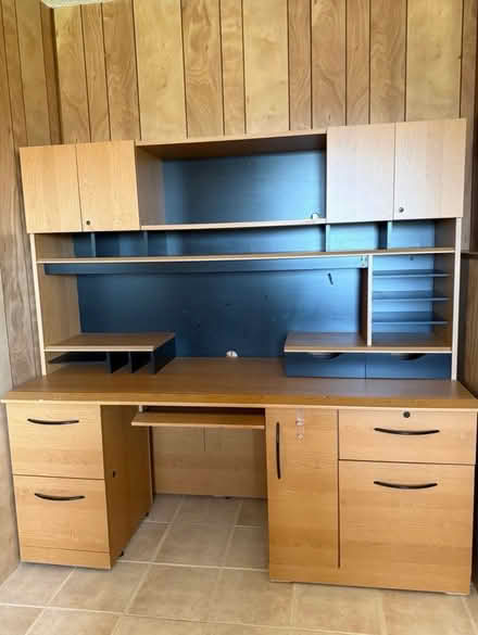 Photo of free Desk and hutch (Near Mission and Mesa Dr) #1