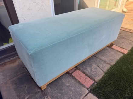 Photo of free Upholstered bench/ottoman (Wolfe and Evelyn) #3