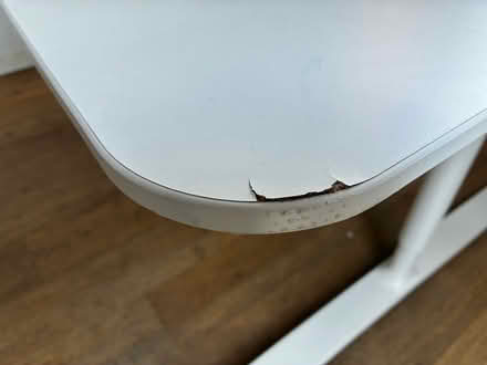 Photo of free White table & chair (M40 3PP) #4