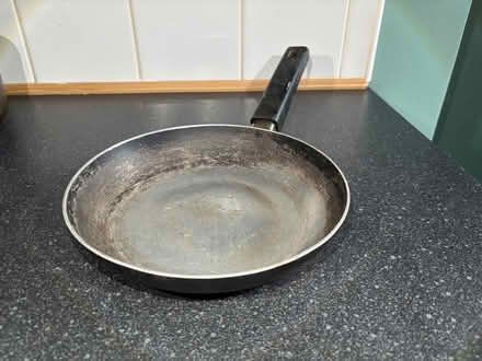 Photo of free Pots/pans/kitchen items bundle (Plaistow E13) #2
