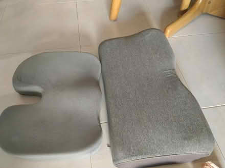 Photo of free Lightly used pillows (kovan mrt) #1