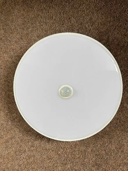 Photo of free 18W PIR Motion Sensor Ceiling Light (Iver Heath SL0) #3