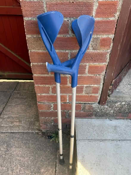 Photo of free Pair of crutches (OX1 (Kennington)) #1