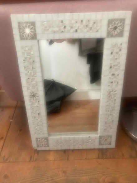 Photo of free Mirror (The Liberties) #1