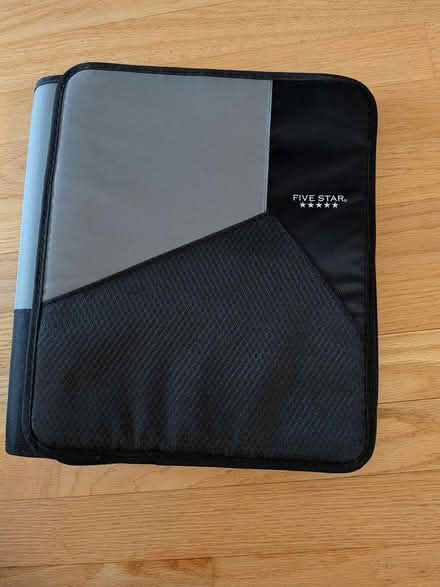 Photo of free Five star zippered binder (Montreal road and St Laurent) #1