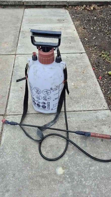 Photo of free Spear & Jackson White Pump Action Pressure Sprayer 5Ltr (Worle BS22) #1