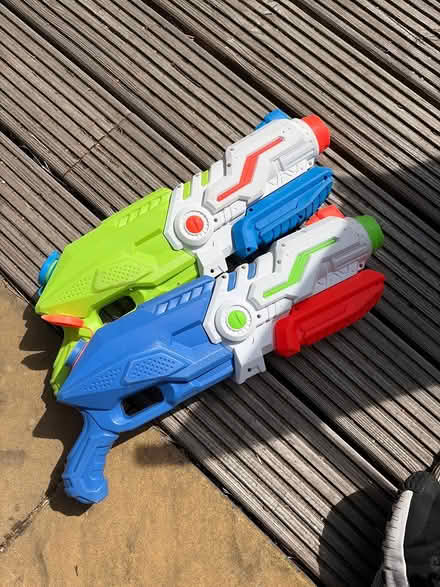 Photo of free 2 kids waterguns (Watford WD25) #1