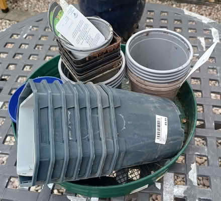 Photo of free Plastic flower pots (Bradbourne Lakes TN13) #1