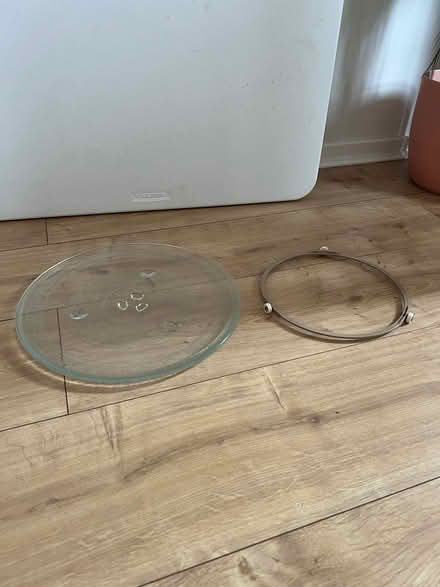 Photo of free Glass microwave plate (Bromsgrove B61) #2