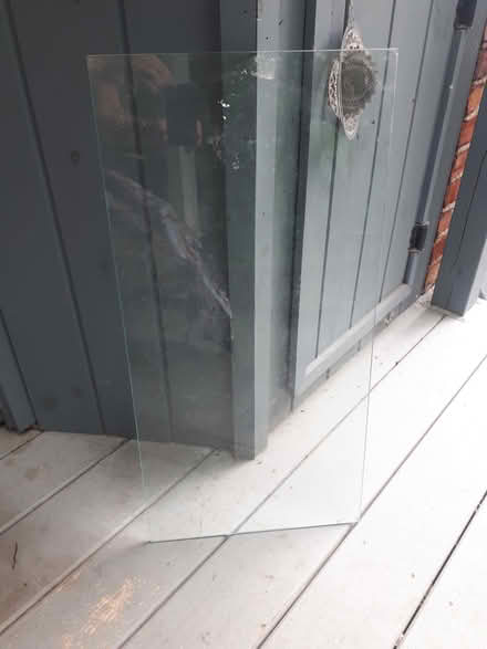 Photo of free Glass panel (Gatineau J8X2Z4) #1
