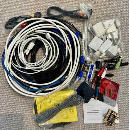 Photo of free AV cables and adapters (Marlow SL7) #1