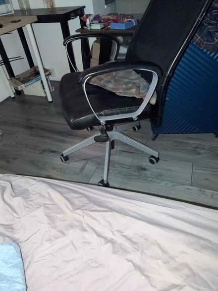 Photo of free office chair (N13 6LF) #2