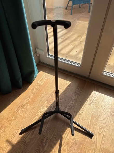 Photo of free Guitar w strap and stand (Liss GU33) #2