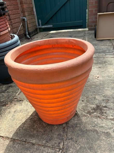 Photo of free Very large ridged plant pot (Dorridge/Bentley Heath B93) #1