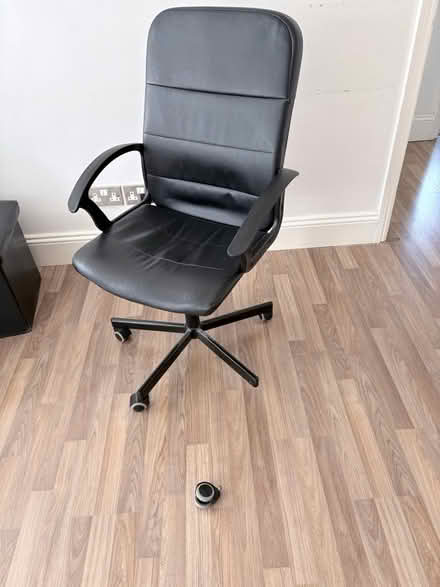 Photo of free Office chair (EN4 0DE) #2