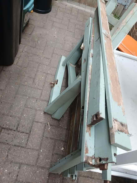 Photo of free Garden bench in need of repaitr (Hildenborough TN11) #4