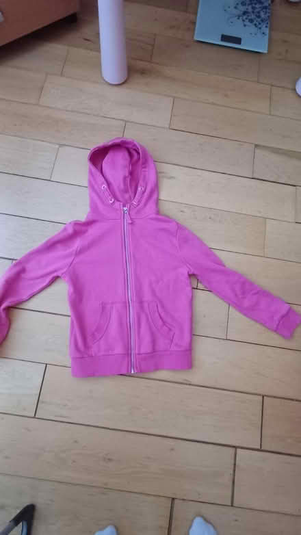 Photo of free Kids pink hoody (M19 1fq) #1