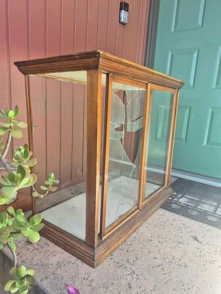 Photo of free Cadbury chocolate display case (SE Torrance 90501) #3