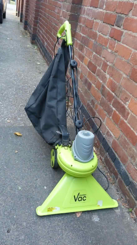 Photo of free garden vac, wheeled (Coventry CV1) #1