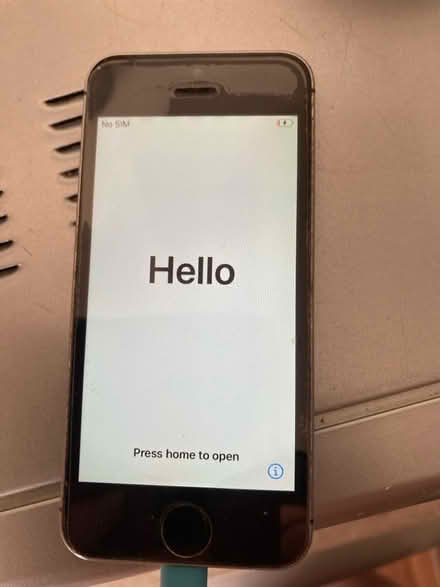 Photo of free iPhone SE (Filton BS34) #1