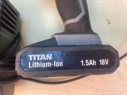 Photo of free Titan drill working but no longer charging (Priestwood RG42) #4