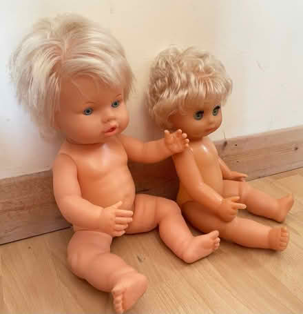 Photo of free 2 plastic dolls (DE15 Burton) #1