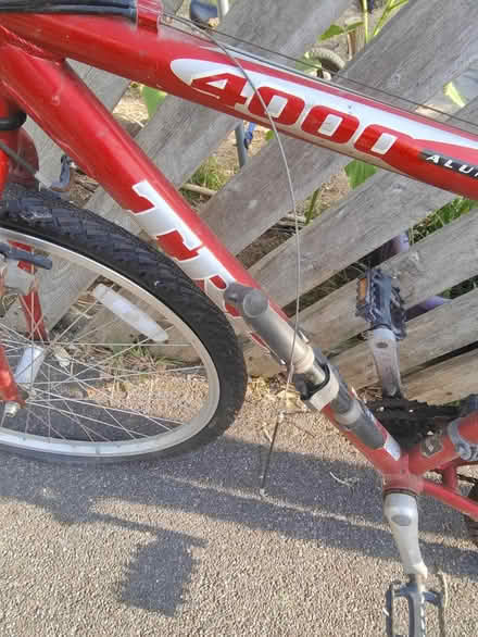 Photo of free Trek 4000 (Beckenham hill station (SE6)) #3