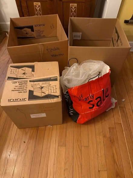 Photo of free Moving boxes and bubblewrap (Metuchen NJ) #1