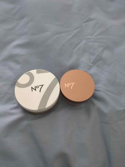 Photo of free No7 makeup (M15 4YS) #1