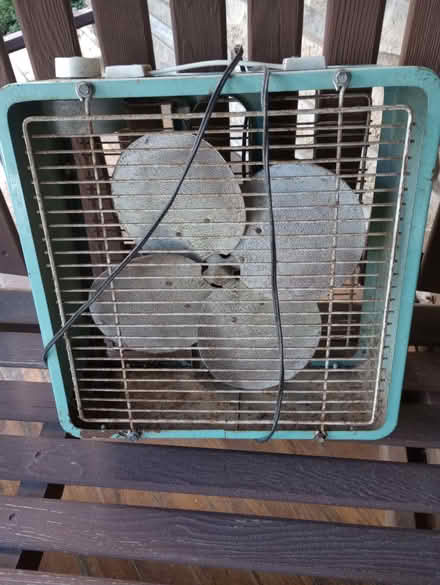 Photo of free sm fan, ziploc, coffee filters, etc (55th & Main) #1