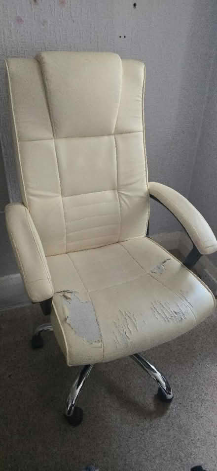 Photo of free Desk chair (Hook roundabout KT9) #1