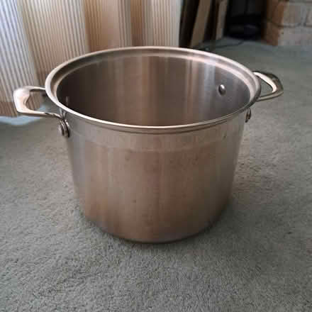 Photo of Large Pot (Millrun Park) #1