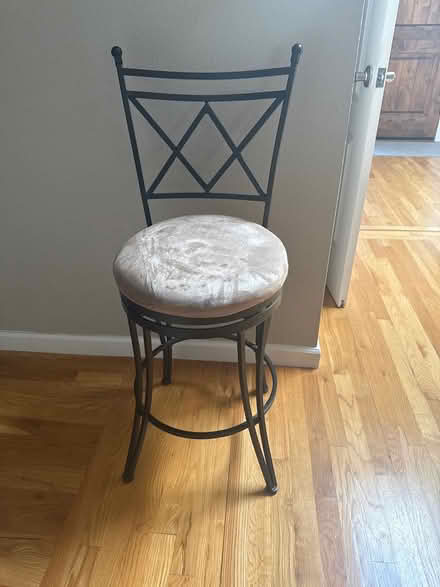 Photo of free Singe Counter height stool (Cambrian/san jose) #1
