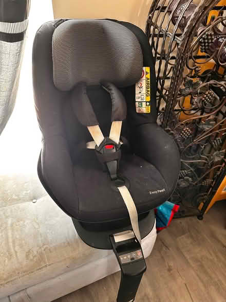 Photo of free Maxi-cosi 2 way pearl car seat (Round Spinney NN3) #1