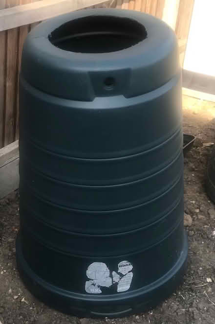 Photo of free Compost bin (Woodlands Av., Sidcup DA15) #1