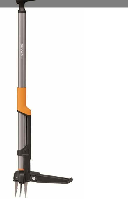 Photo of Fiskars Weed Puller (Highbury Barn N5) #1