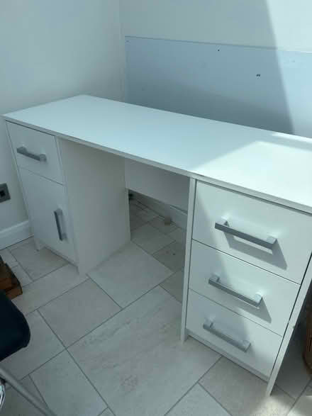 Photo of free Desk with drawers in white (LE6 Groby Leicester) #1