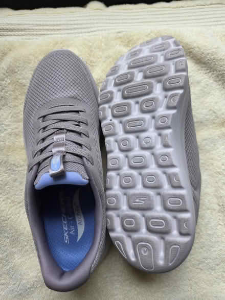 Photo of free Sketchers, 9.5wide womens (Laurel) #3