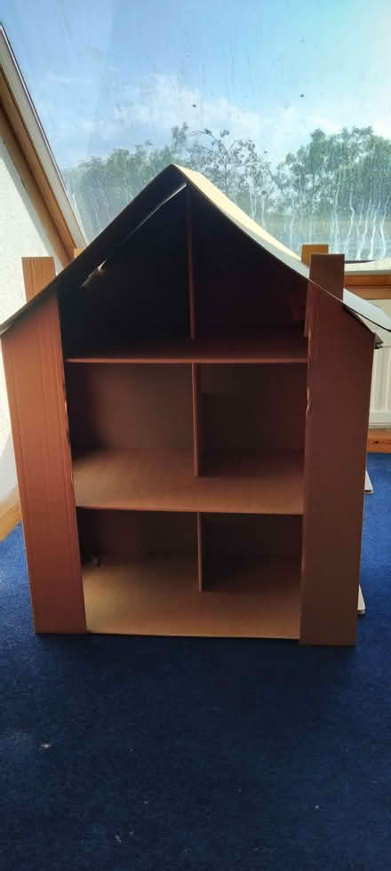 Photo of free Cardboard dolls house (Finchley Church End N3) #1