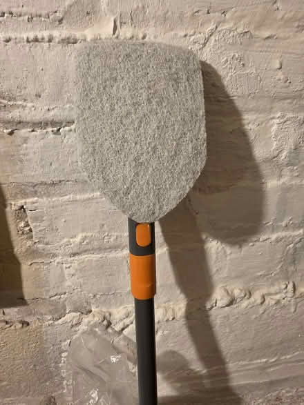 Photo of free extension pole scrubber/mop (South Ozone Park) #1