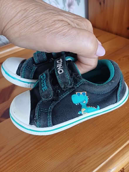 Photo of free Kids canvas shoes size 6 (Haylands Way MK41) #2